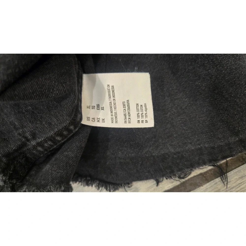 American Eagle Outfitters XL Slim Fit Black Denim Western Snap Shirt Raw Hem